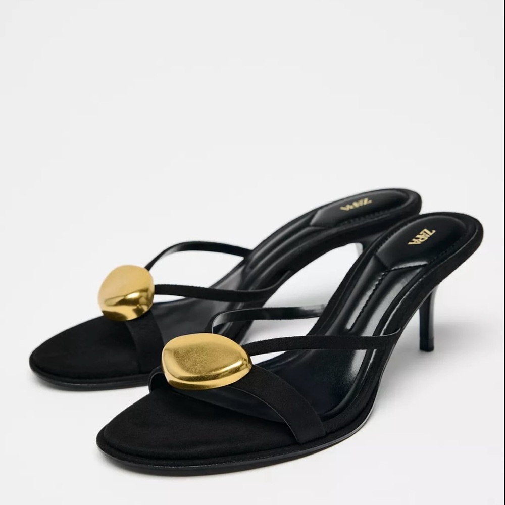 ZARA w/metallic detail. Spring 2025. New without tags. Never worn size 10